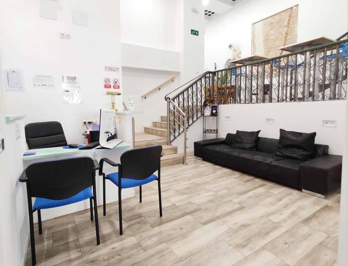 Palafox 23 Hostel Мадрид Екстериор снимка