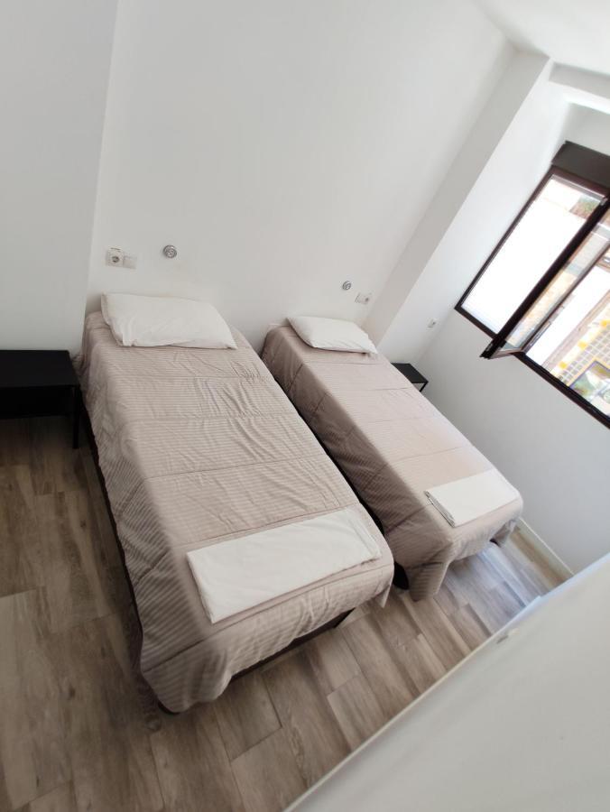 Palafox 23 Hostel Мадрид Екстериор снимка