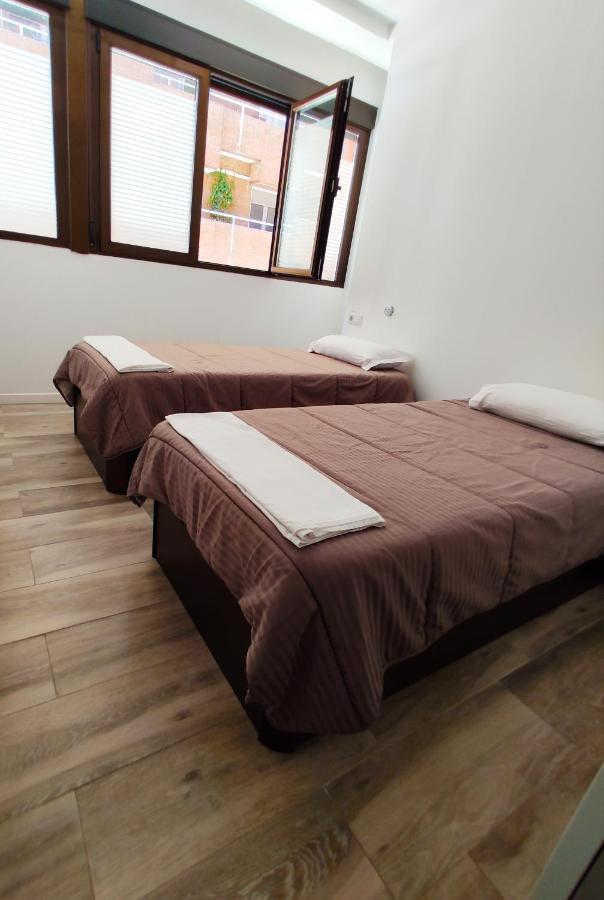 Palafox 23 Hostel Мадрид Екстериор снимка