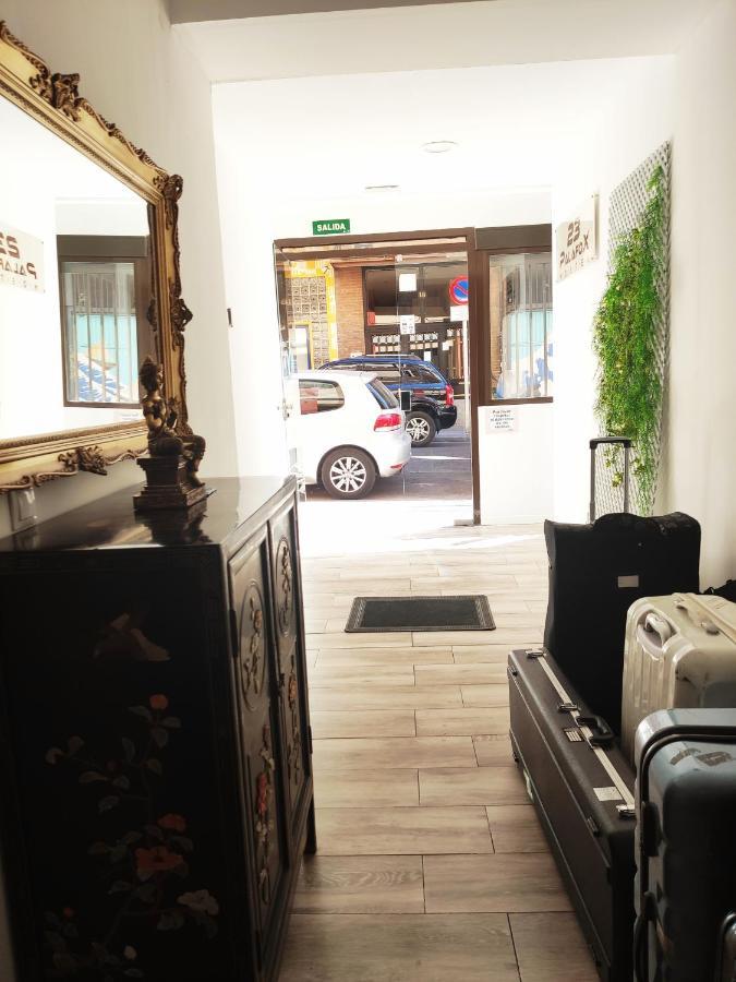 Palafox 23 Hostel Мадрид Екстериор снимка
