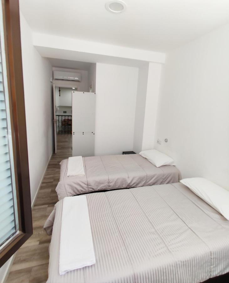 Palafox 23 Hostel Мадрид Екстериор снимка