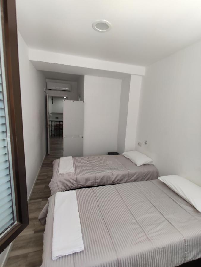 Palafox 23 Hostel Мадрид Екстериор снимка