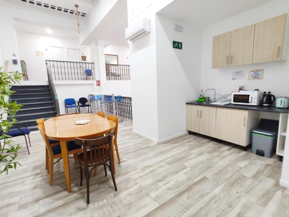 Palafox 23 Hostel Мадрид Екстериор снимка