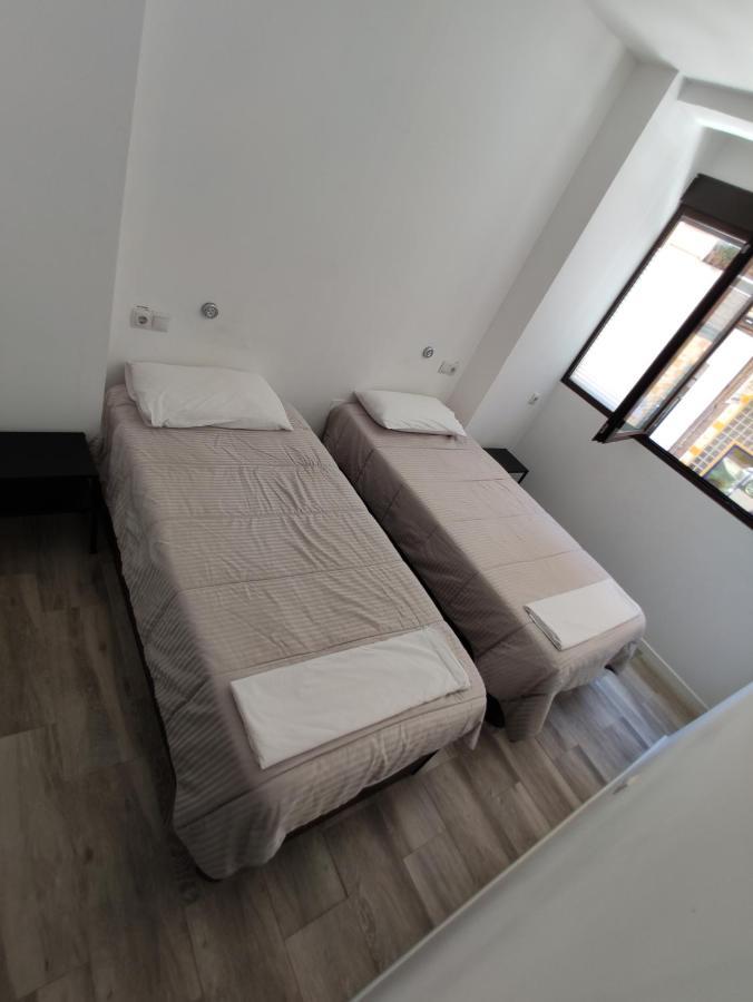 Palafox 23 Hostel Мадрид Екстериор снимка