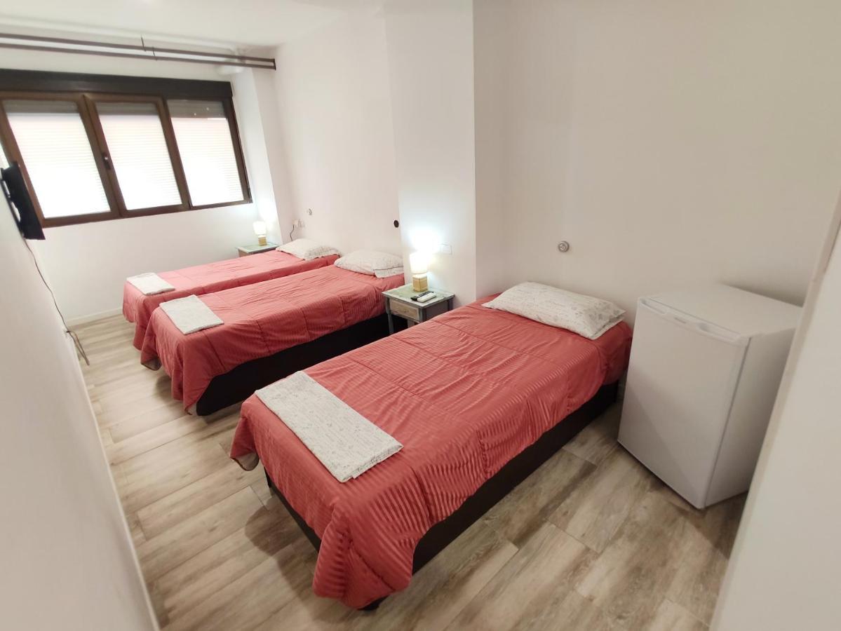 Palafox 23 Hostel Мадрид Екстериор снимка